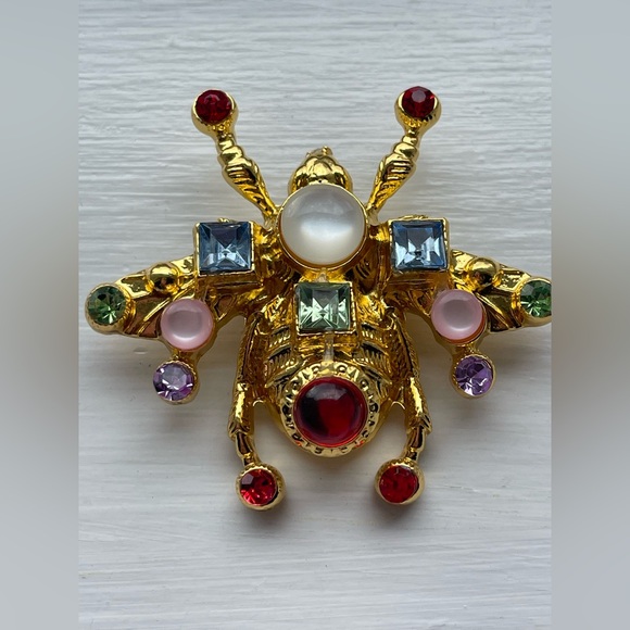 Jewelry - Colorful beetle brooch